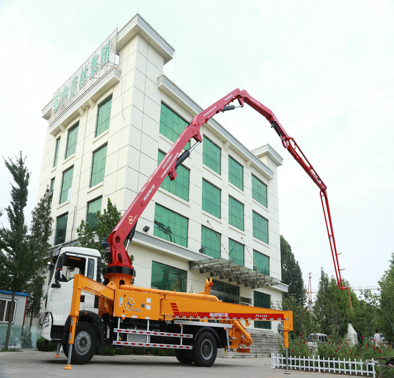 Q小型混凝土泵車。天泵，混凝土泵車