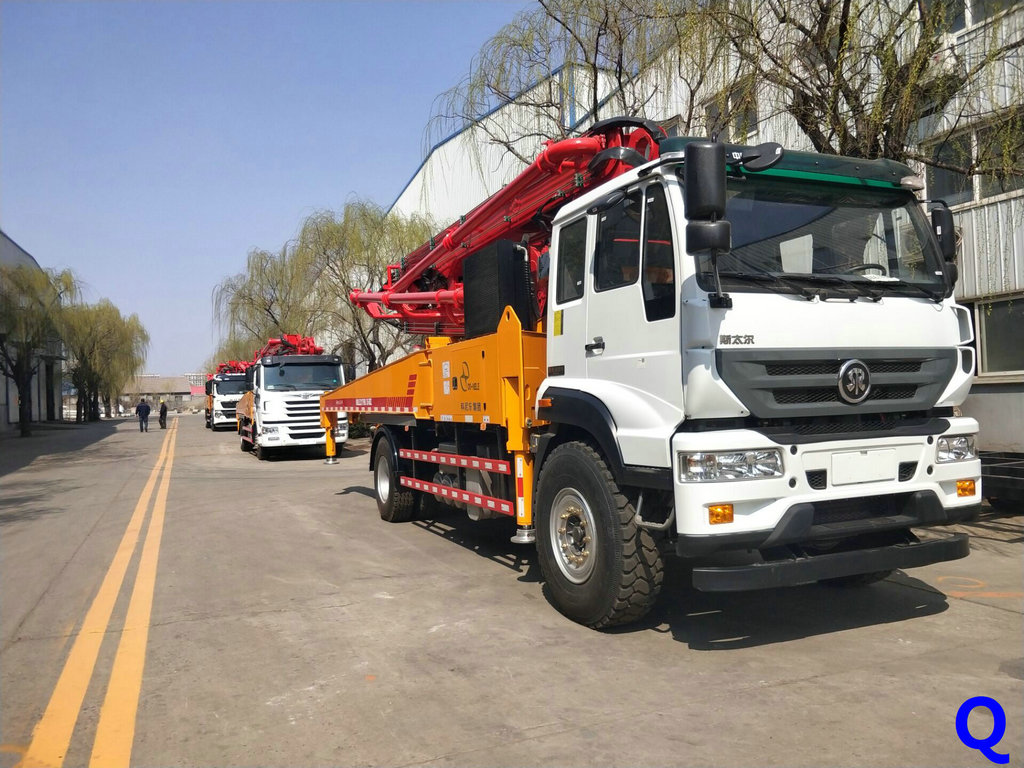 小型混凝土泵車，天泵，小型泵車，混凝土泵車