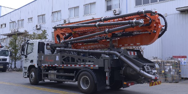 由于機械設(shè)備需求多樣，更多小型泵車針對農(nóng)村市場而展現(xiàn)