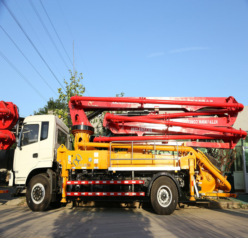 小型混凝土泵車，混凝土泵車，天泵，小型泵車