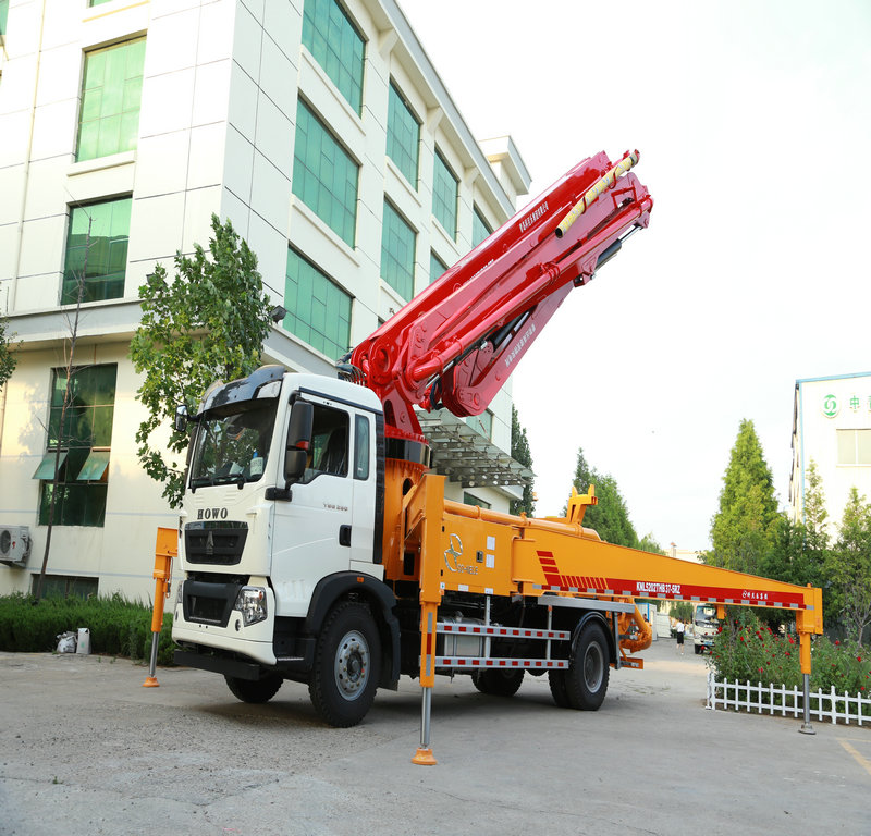 混凝土臂架泵車，小型混凝土泵車，天泵，泵車，小型泵車